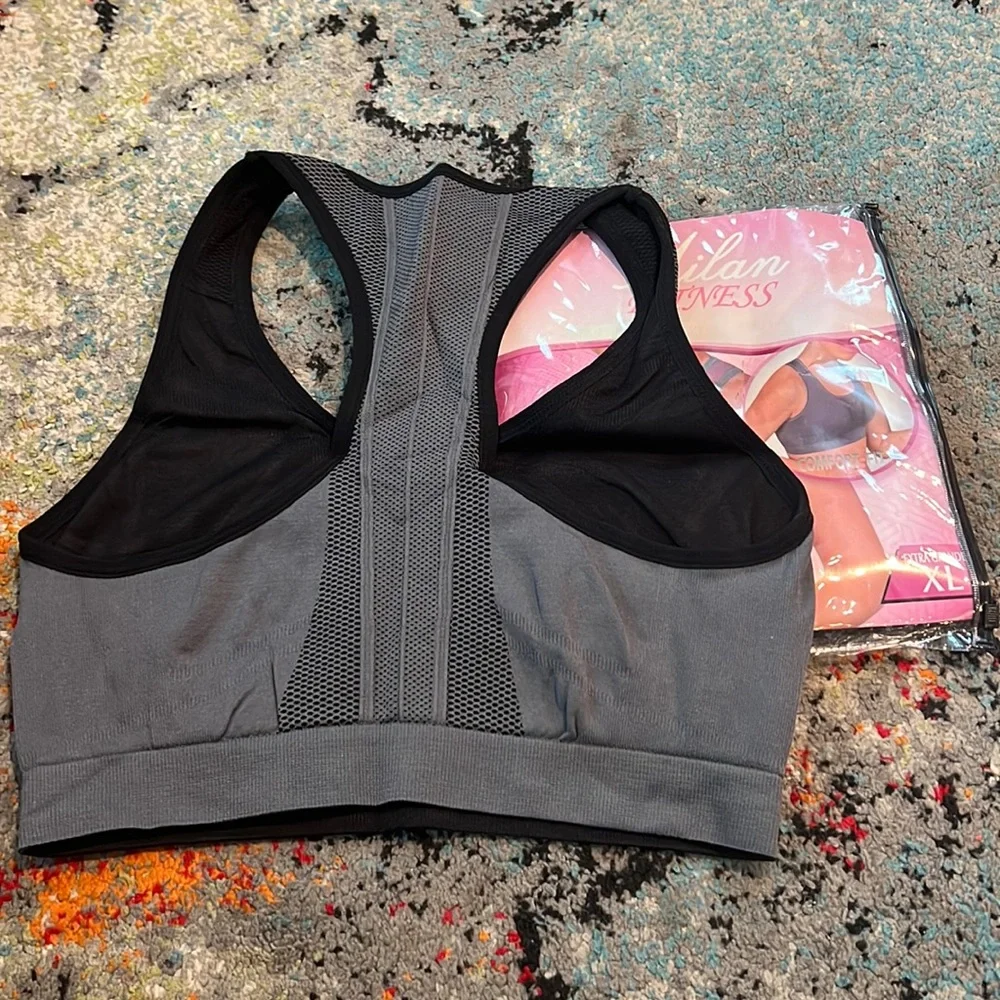 Milan Fitness Gray/Black Reversible Sports Bra (XL) - Picture 2 of 4